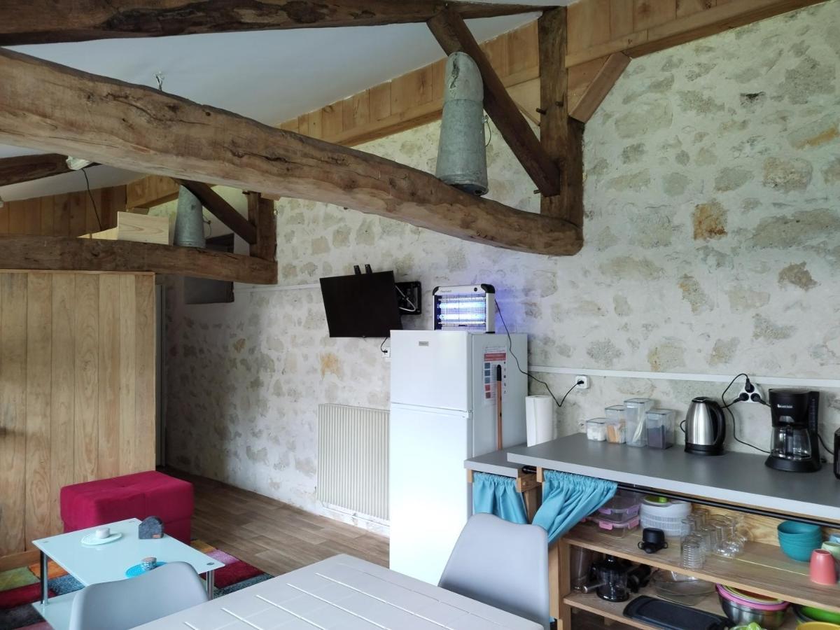 Chambre 2 A 4 Pers Gite Du Gardoir Boresse-et-Martron Dış mekan fotoğraf